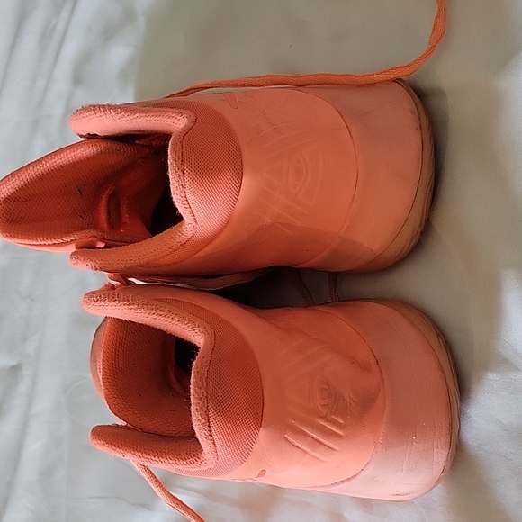 Nike shoes - Picture 3 of 4